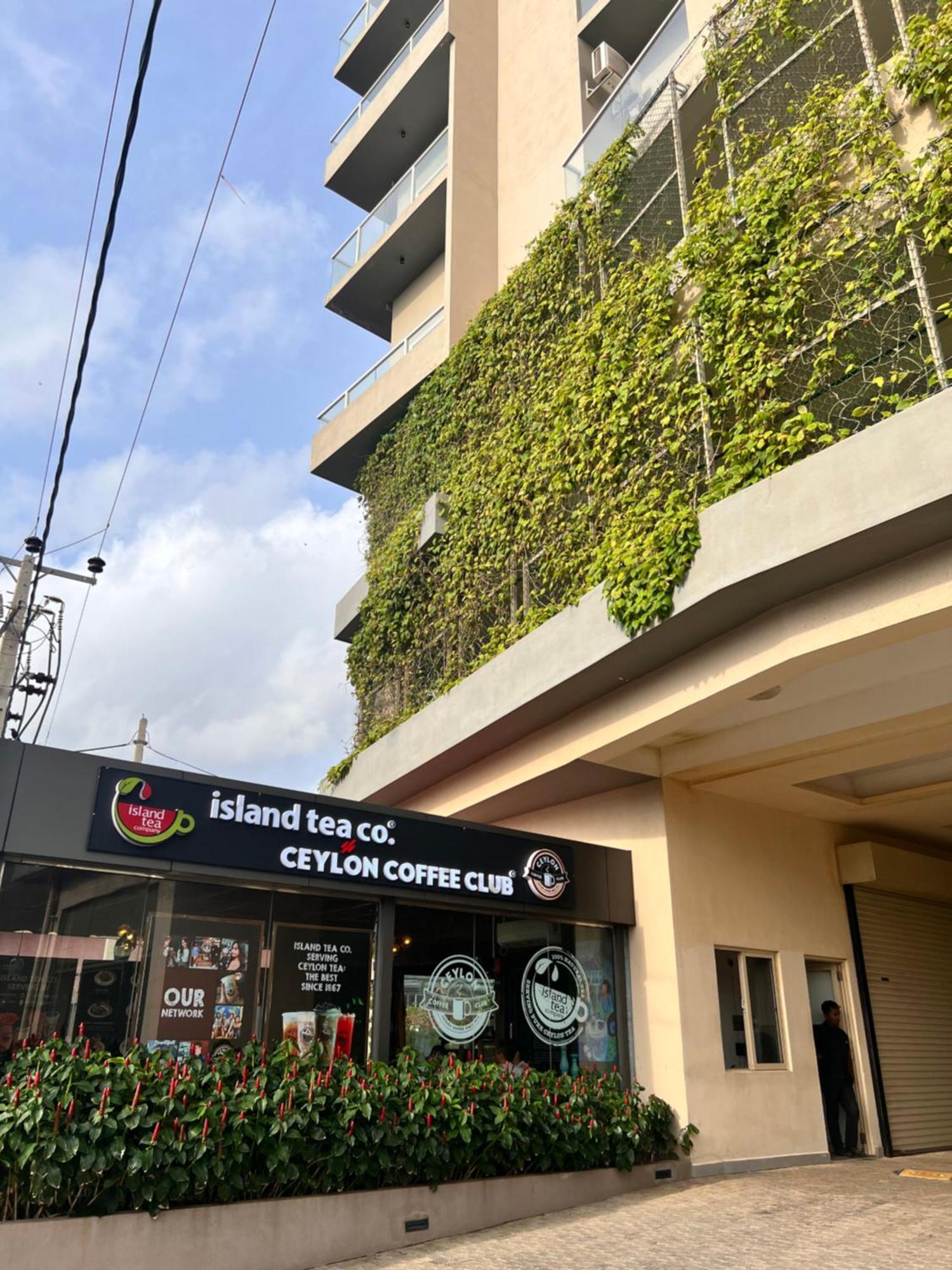 Ocean Breeze Negombo- Tidesend Luxury Beach Apartments エクステリア 写真
