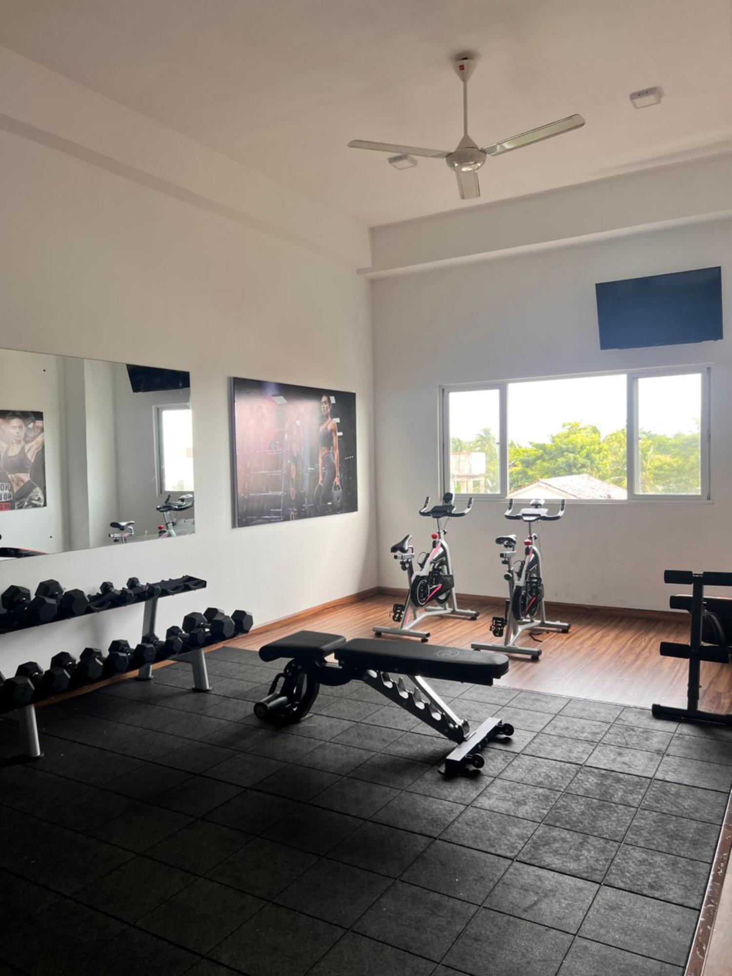 Ocean Breeze Negombo- Tidesend Luxury Beach Apartments エクステリア 写真