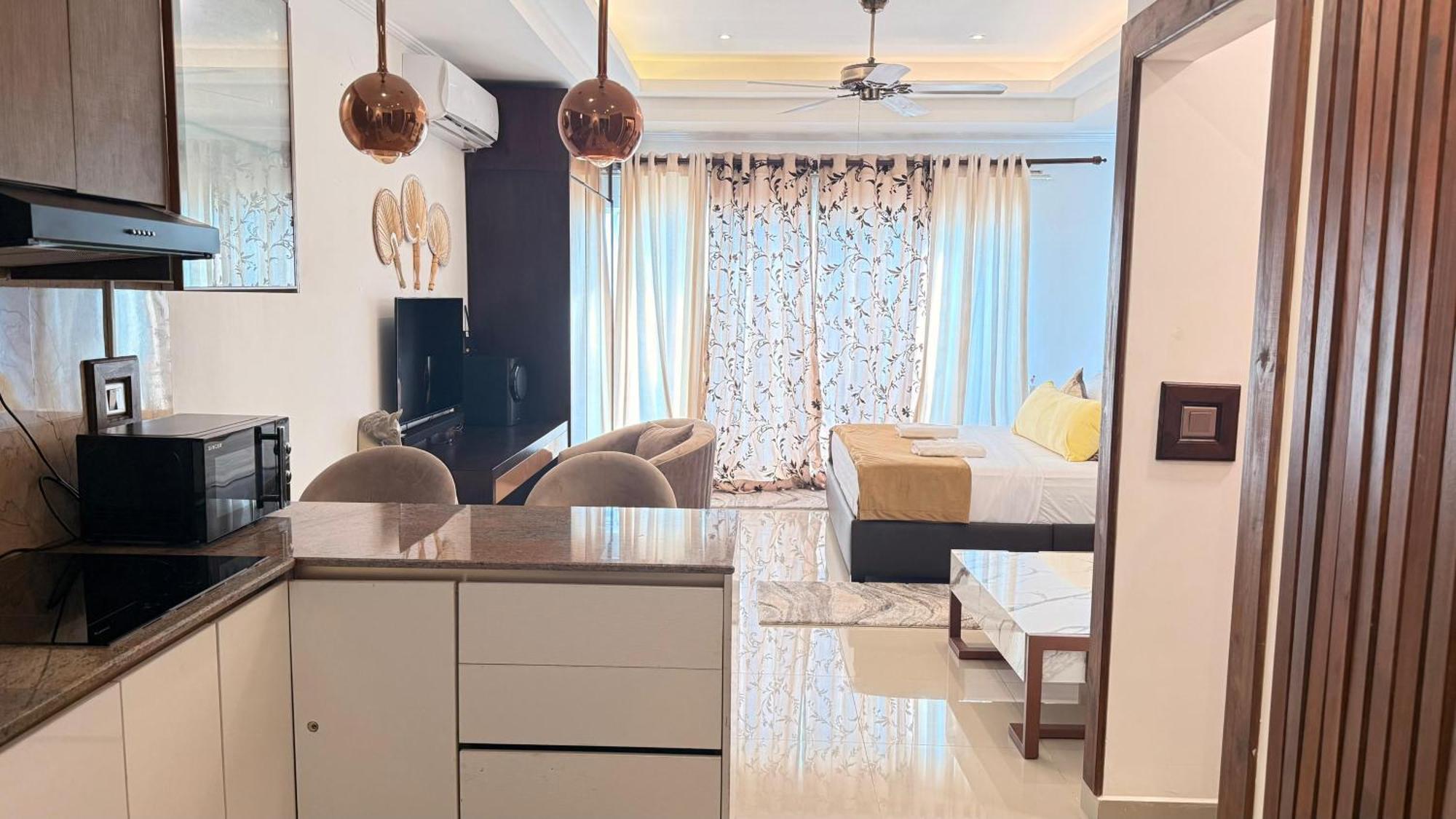 Ocean Breeze Negombo- Tidesend Luxury Beach Apartments エクステリア 写真