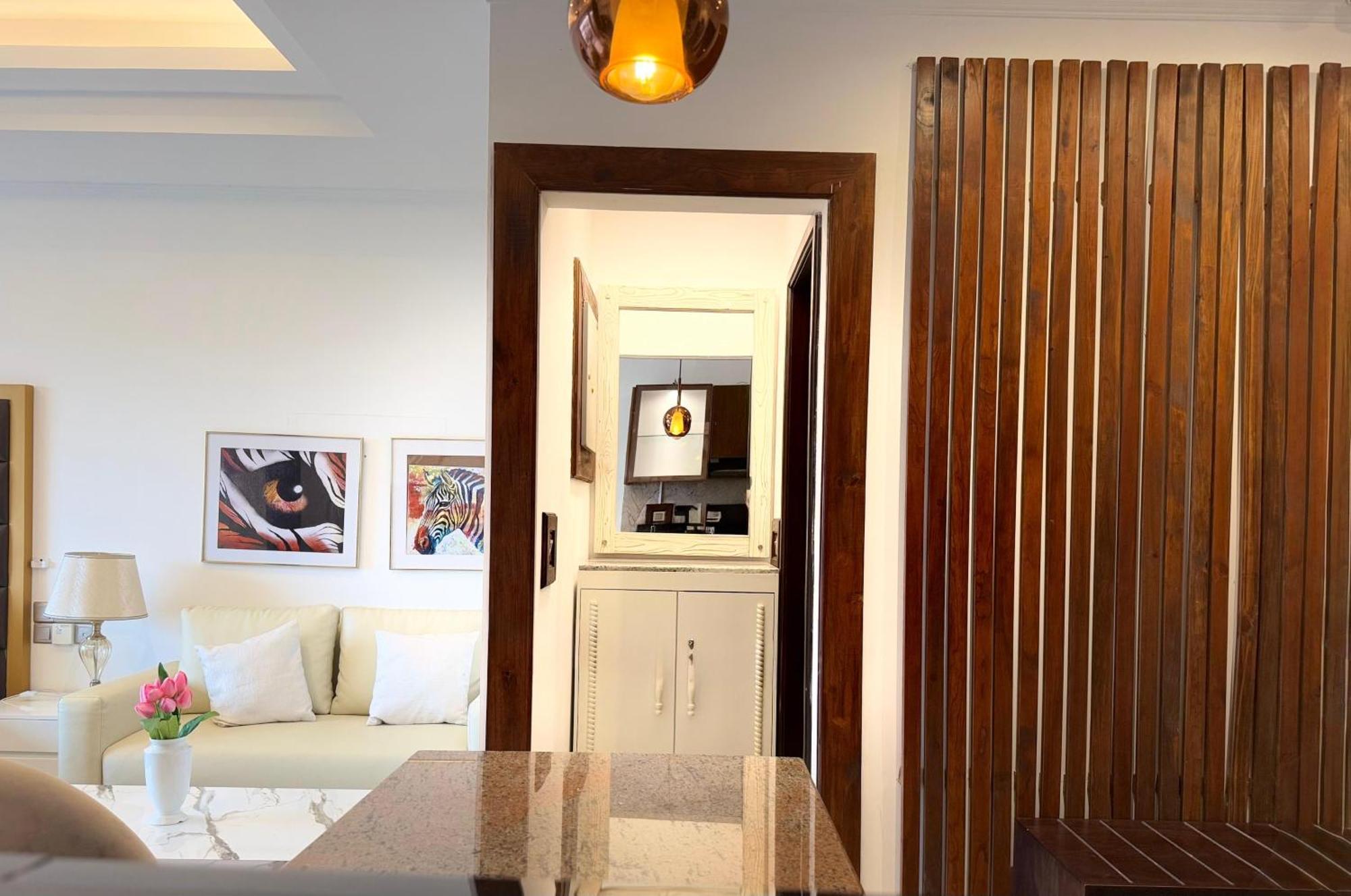 Ocean Breeze Negombo- Tidesend Luxury Beach Apartments エクステリア 写真